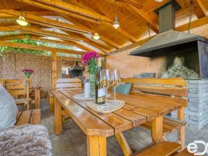 Prodej restaurace, Hradešín, 178 m2