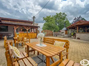 Prodej restaurace, Hradešín, 178 m2