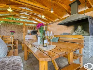 Prodej restaurace, Hradešín, 178 m2