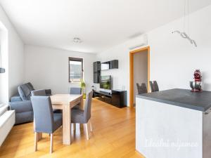 Pronájem bytu 4+kk, Praha - Dolní Chabry, K Beranovu, 98 m2