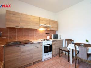 Prodej apartmánu, Bánov, 913 m2