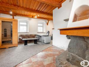 Prodej komerční nemovitosti, Choteč, Malá Strana, 215 m2