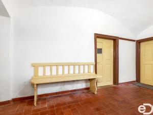 Prodej komerční nemovitosti, Choteč, Malá Strana, 215 m2
