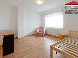 Pronájem bytu 2+1, Praha - Kbely, Svijanská, 54 m2