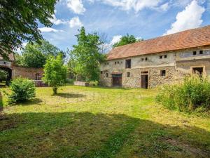 Prodej rodinného domu, Vinařice, 530 m2