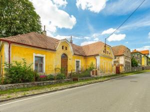 Prodej rodinného domu, Vinařice, 530 m2