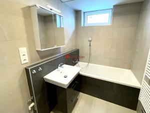 Pronájem bytu 3+kk, Praha - Černý Most, Dobrovolného, 68 m2