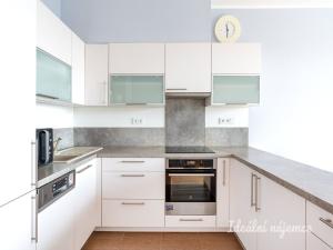 Pronájem bytu 3+kk, Praha - Malešice, Počernická, 74 m2