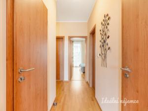 Pronájem bytu 3+kk, Praha - Malešice, Počernická, 74 m2