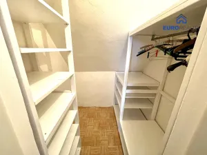 Prodej rodinného domu, Valy, Borová, 195 m2