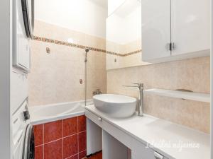 Pronájem bytu 4+kk, Praha - Záběhlice, Karafiátová, 68 m2