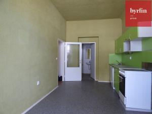 Pronájem bytu 2+1, Krnov, nám. Minoritů, 62 m2