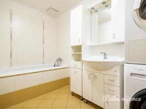 Pronájem bytu 2+kk, Praha - Háje, Tatarkova, 71 m2