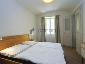 Pronájem bytu 2+kk, Praha - Staré Město, 84 m2