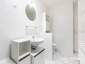 Pronájem bytu 2+kk, Praha - Libeň, Na Truhlářce, 51 m2