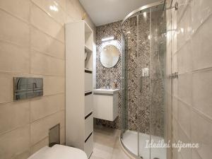 Pronájem bytu 1+kk, Praha - Vršovice, Černomořská, 40 m2