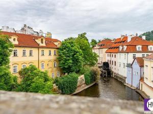 Prodej bytu 2+1, Praha - Malá Strana, Mostecká, 83 m2