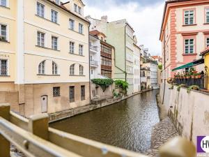 Prodej bytu 2+1, Praha - Malá Strana, Mostecká, 83 m2