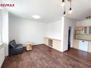 Pronájem bytu 2+kk, Třebíč - Nové Dvory, Velkomeziříčská, 61 m2