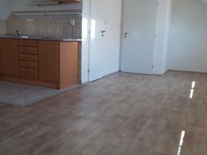 Pronájem bytu 1+kk, Praha - Hostivař, Hostivařská, 33 m2
