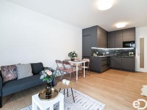 Prodej bytu 2+kk, Praha - Hrdlořezy, Mezilehlá, 85 m2