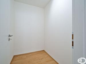 Prodej bytu 2+kk, Praha - Hrdlořezy, Mezilehlá, 85 m2