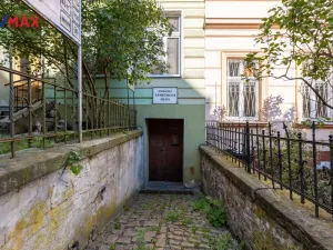 Prodej obchodního prostoru, Karlovy Vary, Svahová, 446 m2