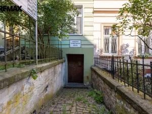 Prodej obchodního prostoru, Karlovy Vary, Svahová, 446 m2