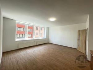 Pronájem bytu 1+kk, Praha - Vysočany, Na Harfě, 36 m2