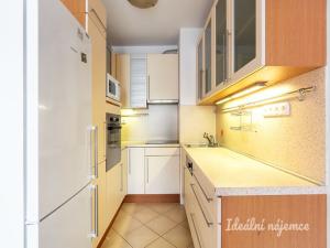 Pronájem bytu 2+kk, Praha - Záběhlice, Velenovského, 52 m2