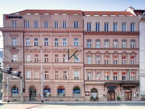 Pronájem kanceláře, Praha - Smíchov, Radlická, 434 m2