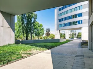 Pronájem kanceláře, Praha - Nusle, Na hřebenech II, 651 m2