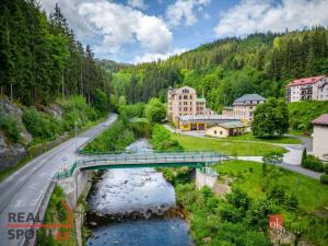 Prodej výrobních prostor, Jablonec nad Jizerou - Buřany, 2696 m2