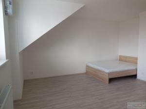 Pronájem bytu 1+kk, Brno - Slatina, Tilhonova, 30 m2