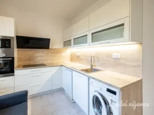 Pronájem bytu 3+1, Praha - Hloubětín, Sadská, 65 m2