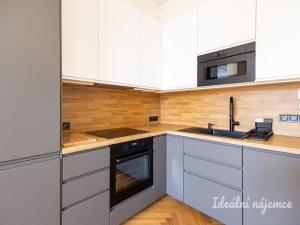 Pronájem bytu 2+kk, Praha - Bubeneč, Čs. armády, 52 m2