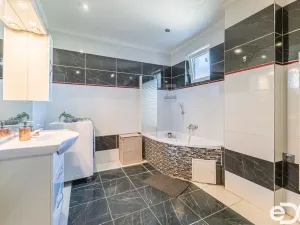 Prodej rodinného domu, Sezemice, Komenského, 190 m2