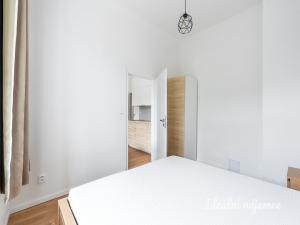 Pronájem bytu 3+kk, Praha - Smíchov, Plzeňská, 46 m2