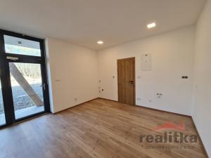 Pronájem bytu 1+kk, Opava, Na Prachovníku, 24 m2