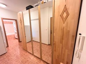 Prodej bytu 1+kk, Praha - Dolní Měcholupy, V Osikách, 40 m2