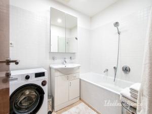 Pronájem bytu 2+kk, Praha - Vysočany, Podnádražní, 45 m2