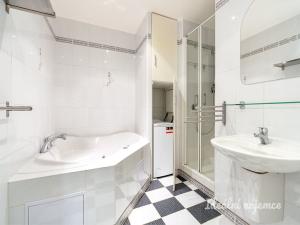 Pronájem bytu 3+1, Praha - Hlubočepy, Pražského, 76 m2