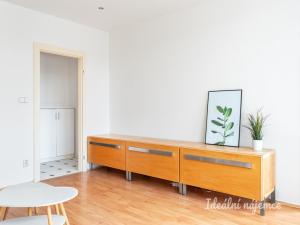 Pronájem bytu 3+1, Praha - Hlubočepy, Pražského, 76 m2