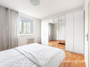 Pronájem bytu 3+1, Praha - Hlubočepy, Pražského, 76 m2