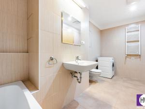 Prodej bytu 1+kk, Praha - Vinohrady, Korunní, 48 m2