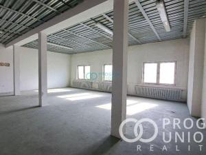 Pronájem obchodního prostoru, Valašské Meziříčí - Podlesí, 3090 m2