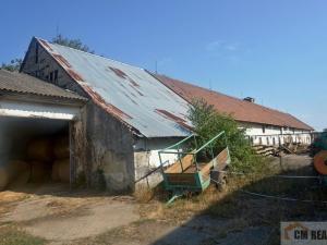 Prodej zemědělského objektu, Uhřičice, 1680 m2