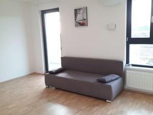 Pronájem bytu 2+kk, Praha - Modřany, Zlochova, 64 m2