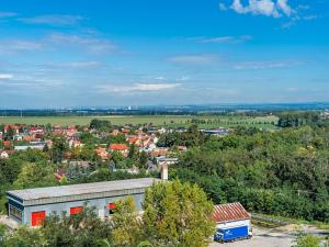 Prodej pozemku pro komerční výstavbu, Veleň, 18816 m2