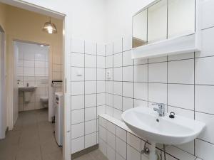 Pronájem bytu 2+kk, Praha - Letňany, Třinecká, 51 m2